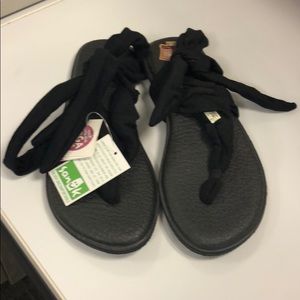 Brand new sanuk sandals.